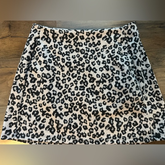 Altar’d State Leopard Print Mini Skirt Women’s Size M - Picture 2 of 5